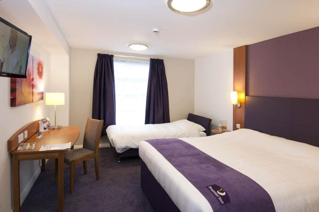Premier Inn Camberley Ruang foto