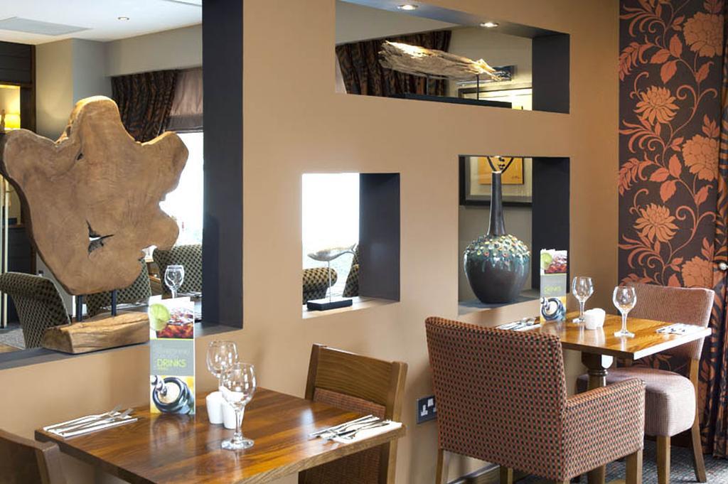 Premier Inn Camberley Bagian luar foto